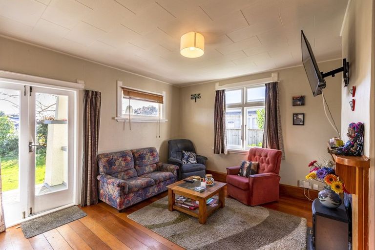 Photo of property in 33 Bowling Road, Greenmeadows, Napier, 4112