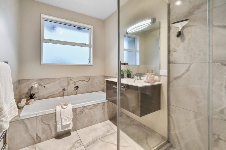 Photo of property in 2 Parkgrove Crescent, Pokeno, 2402