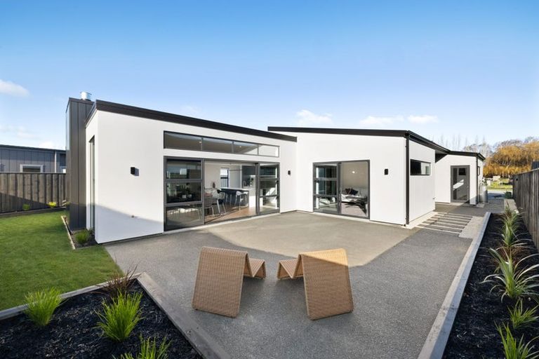 Photo of property in 5 Oakbridge Boulevard, Marshland, 8051