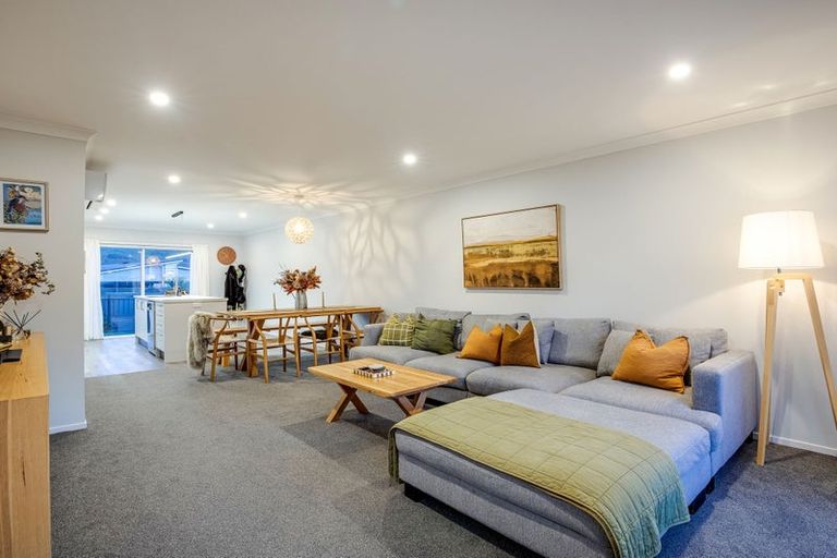 Photo of property in 53 Karearea Avenue, Kenepuru, Porirua, 5022