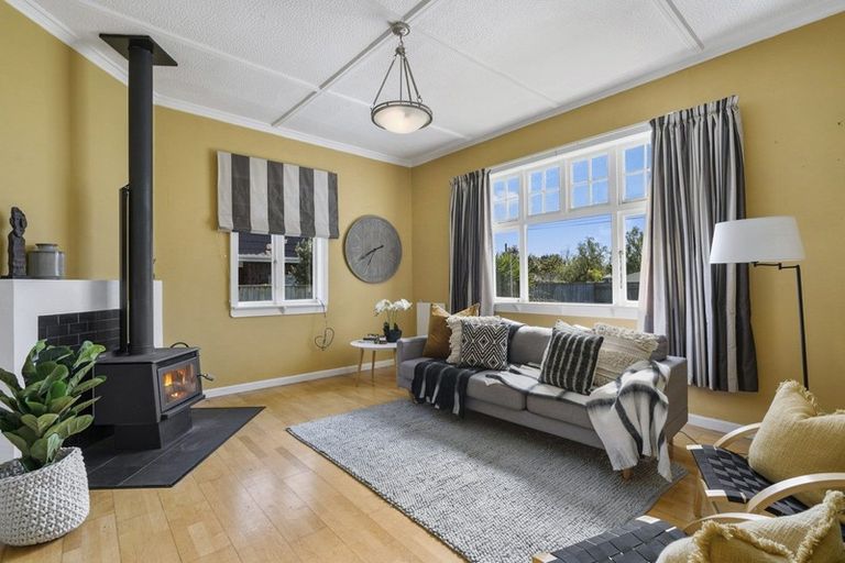 Photo of property in 6 Malcolm Street, Martinborough, 5711