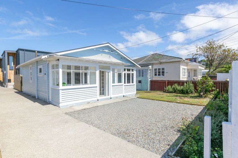 Photo of property in 26 Byron Street, Miramar, Wellington, 6022