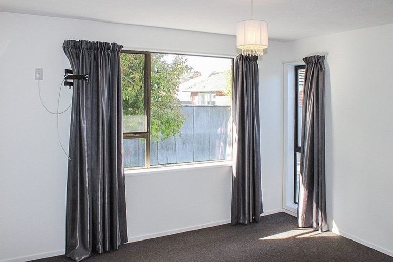 Photo of property in 1/11 Manor Place, Bryndwr, Christchurch, 8053