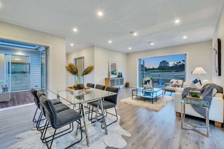 Photo of property in 36 Celestial Crescent, Orewa, 0931