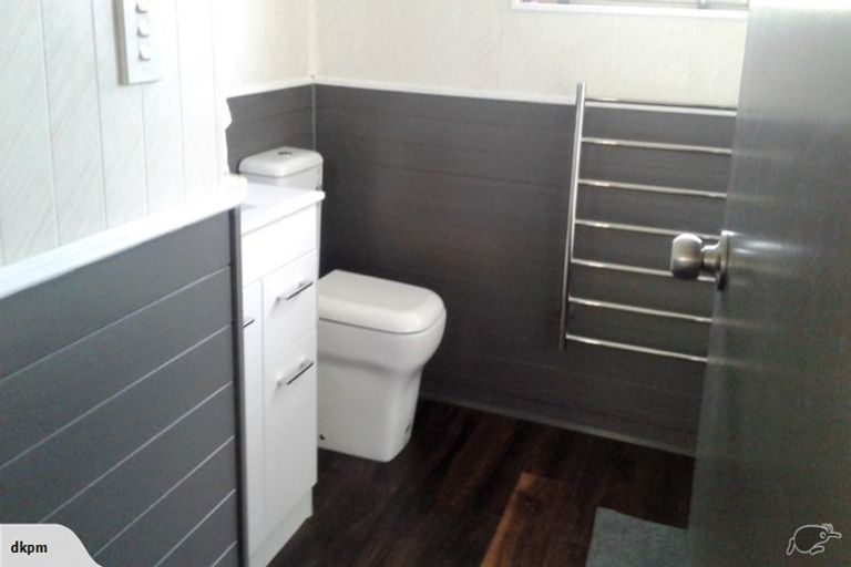 Photo of property in 38 Makora Road, Otaihanga, Paraparaumu, 5036