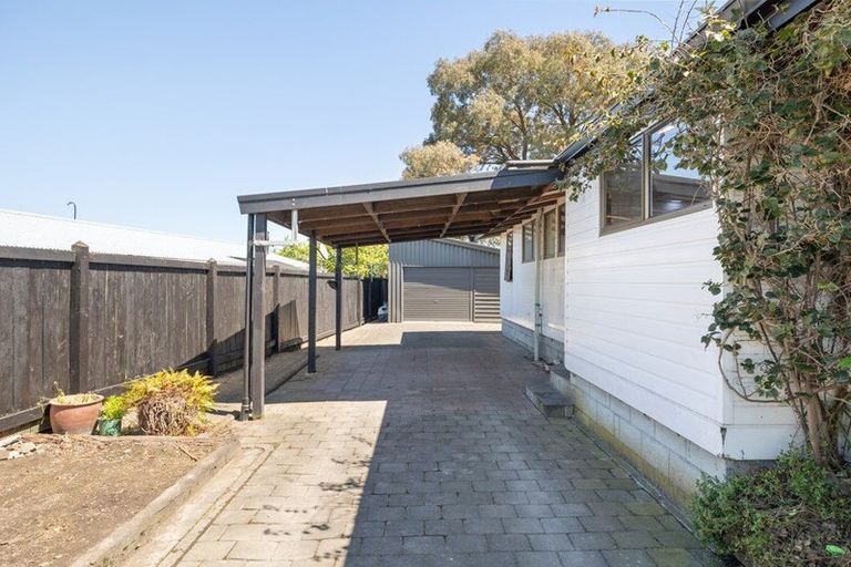 Photo of property in 6 Colonial Place, Kelvin Grove, Palmerston North, 4414
