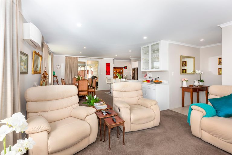 Photo of property in 61 Tawhiti Road, Pukekohe, 2120