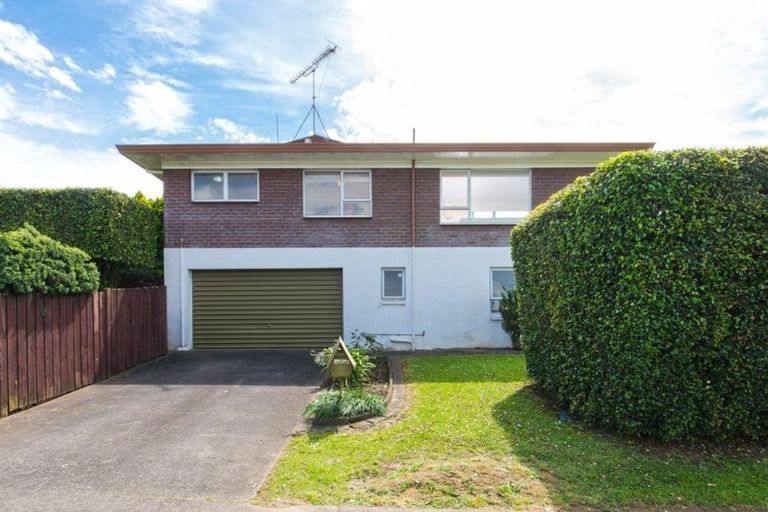 Photo of property in 2/47 Prince Regent Drive, Half Moon Bay, Auckland, 2012