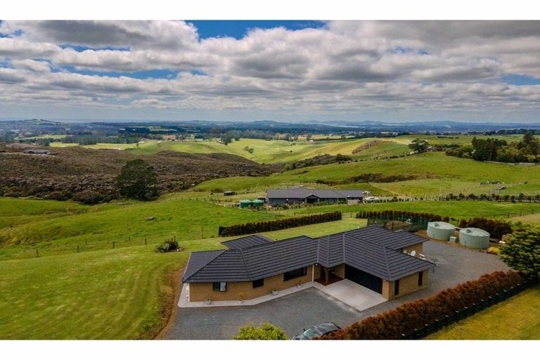 Photo of property in 870 Pungaere Road, Waipapa, 0295