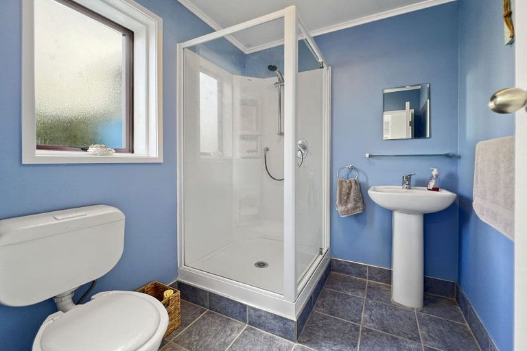 Photo of property in 12 Frank Place, Hillpark, Auckland, 2102