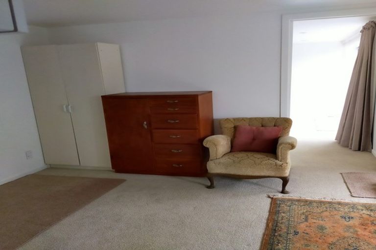 Photo of property in 29 Kingston Heights Road, Kingston, Wellington, 6021