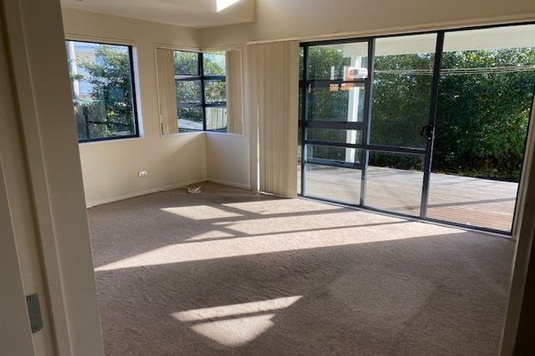 Photo of property in 16 Lincoln Road, Manurewa East, Auckland, 2102