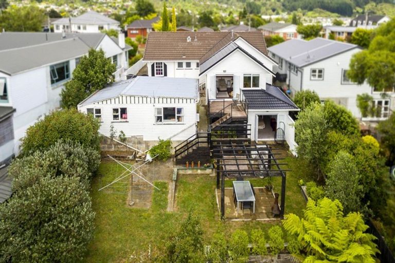 Photo of property in 44 Dowling Grove, Silverstream, Upper Hutt, 5019