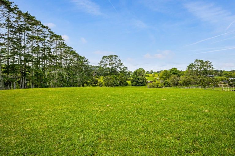 Photo of property in 6 Dysart Lane, Kumeu, 0891