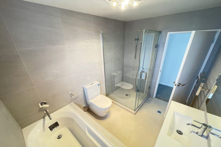 Photo of property in 20d Edwards Avenue, Henderson, Auckland, 0610