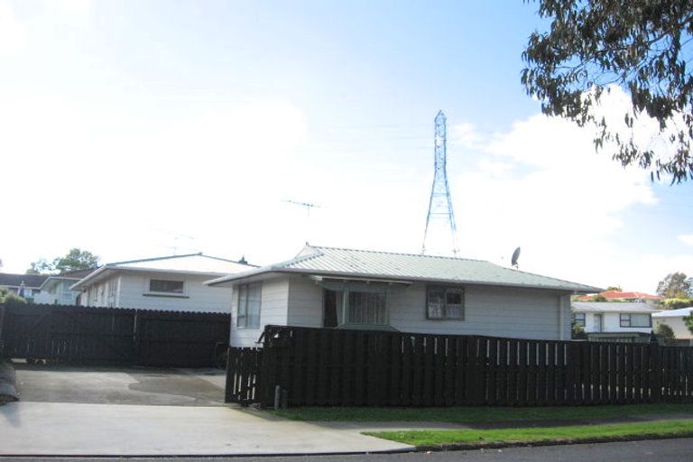Photo of property in 2 Okareka Place, Pakuranga Heights, Auckland, 2010