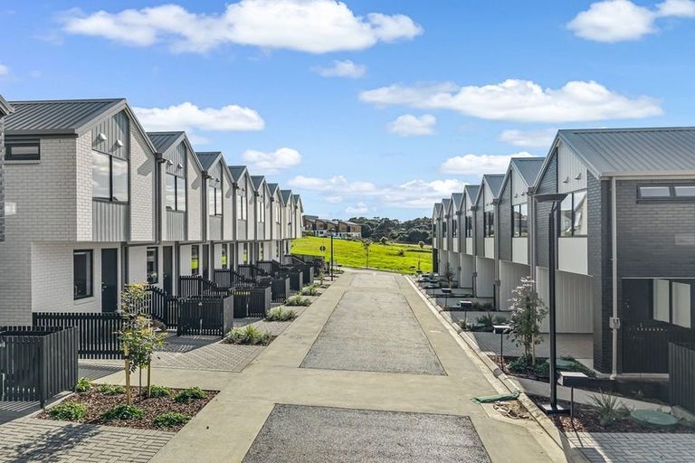 Photo of property in 10/21 Makomako Drive, Orewa, 0931