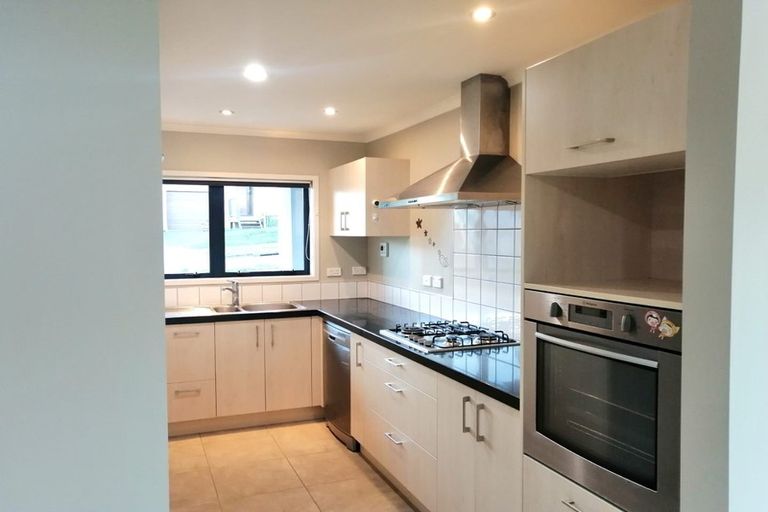 Photo of property in 13 Sonoma Crescent, Oteha, Auckland, 0632