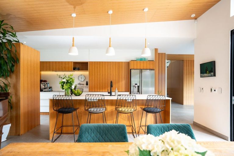 Photo of property in 17 Kim Street, Khandallah, Wellington, 6035