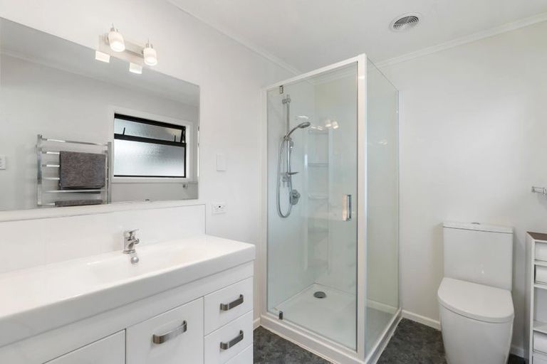 Photo of property in 76 Stanley Road, Glenfield, Auckland, 0629