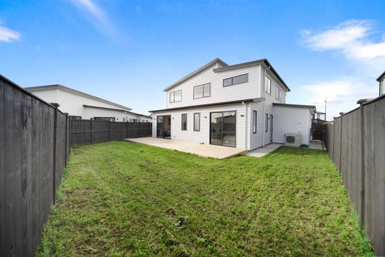 Photo of property in 9 Korowhiti Road, Clarks Beach, 2122