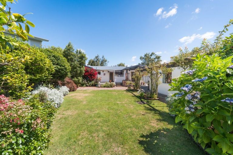 Photo of property in 11 Parkland Crescent, Terrace End, Palmerston North, 4410