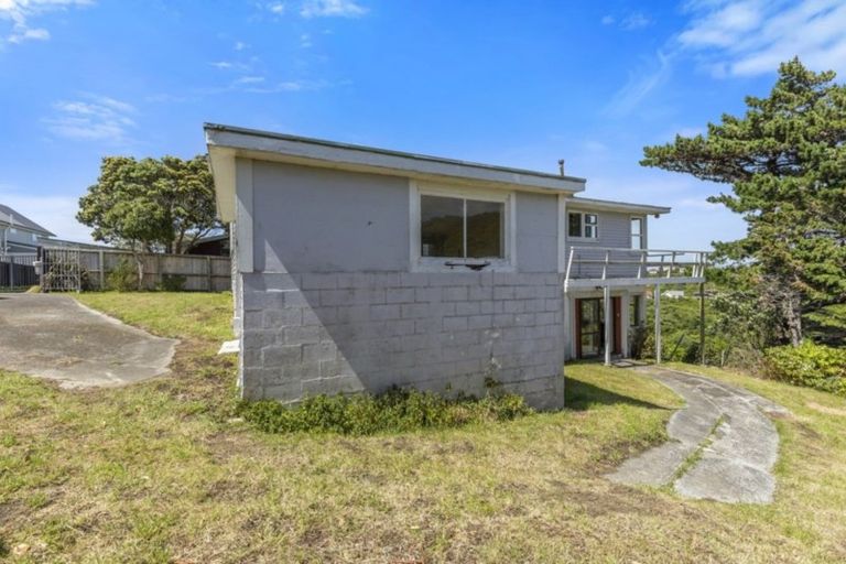 Photo of property in 14 Maple Grove, Maungaraki, Lower Hutt, 5010