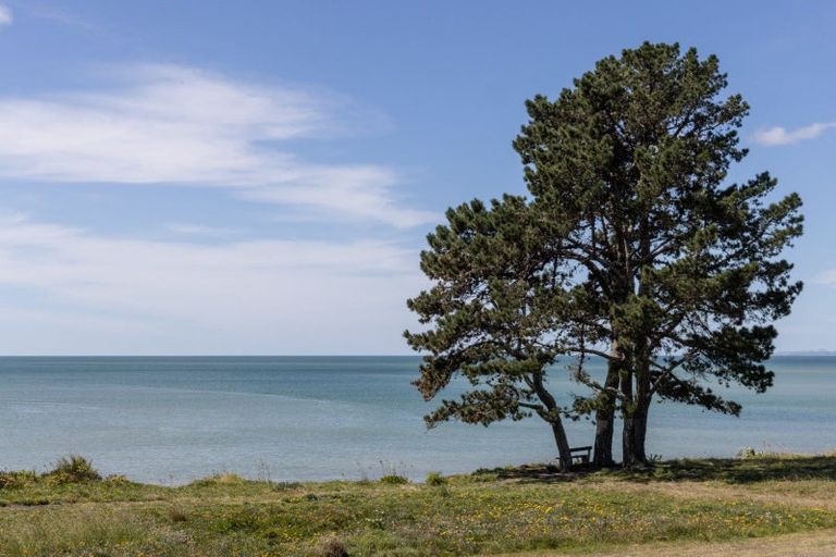 Photo of property in 73 Le Quesne Road, Bay View, Napier, 4104