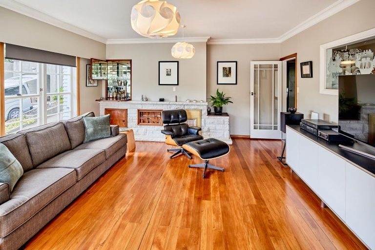 Photo of property in 43a Cockayne Road, Khandallah, Wellington, 6035