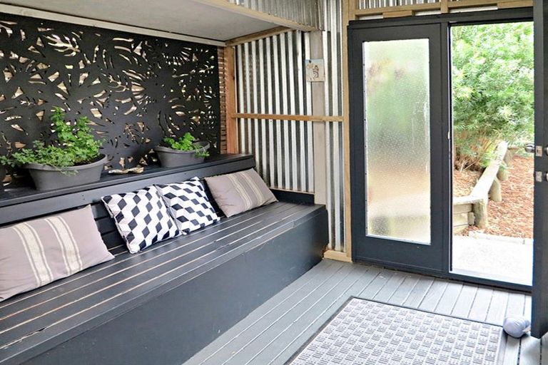 Photo of property in 109 Vipond Road, Stanmore Bay, Whangaparaoa, 0932