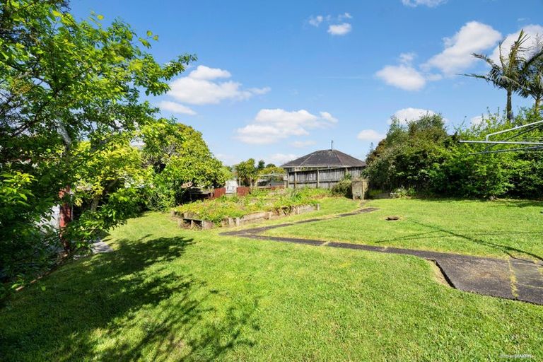 Photo of property in 104 Taikata Road, Te Atatu Peninsula, Auckland, 0610