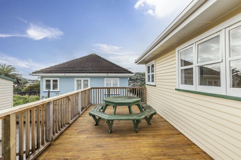 Photo of property in 15 Woodstock Terrace, Tawa, Wellington, 5028