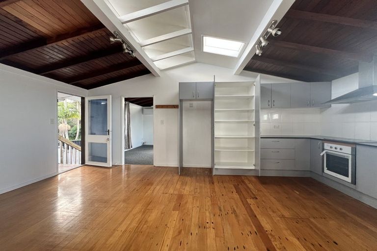 Photo of property in 52 Channel View Road, Campbells Bay, Auckland, 0630