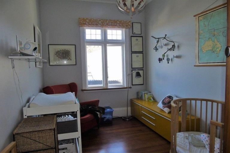 Photo of property in 17 Crawford Road, Kilbirnie, Wellington, 6022