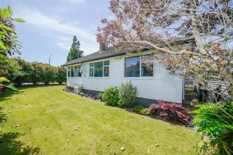 Photo of property in 2 Belfast Place, Roslyn, Palmerston North, 4414