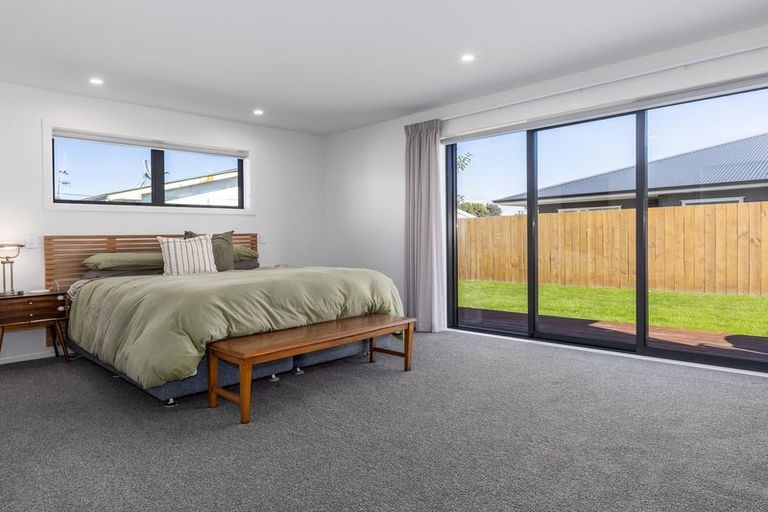 Photo of property in 12 Ash Close, Levin, 5510