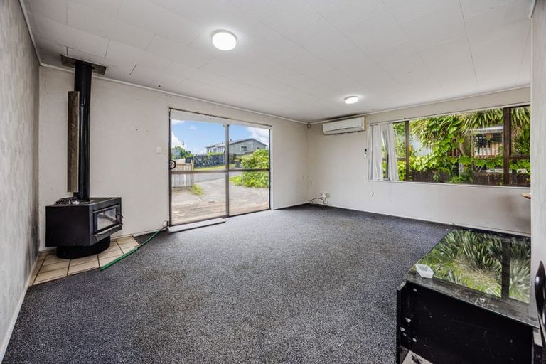 Photo of property in 2 Harrington Road, Henderson, Auckland, 0610