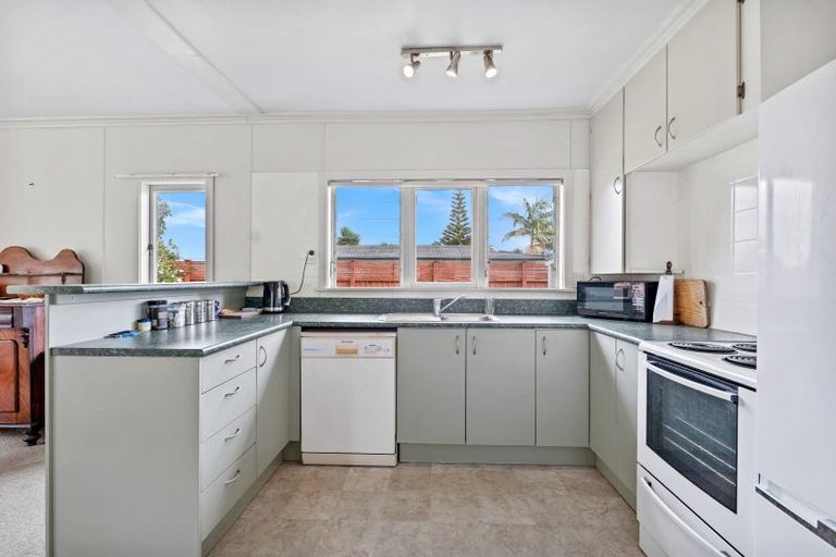 Photo of property in 172 One Tree Point Road, One Tree Point, 0118