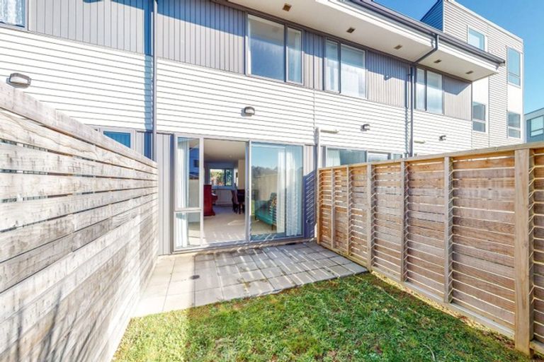 Photo of property in 15/2 Stone Street, Miramar, Wellington, 6022