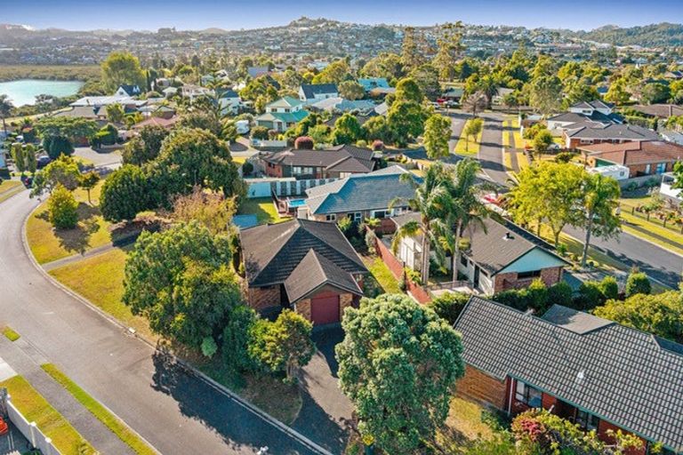 Photo of property in 26 Settlers Grove, Orewa, 0931