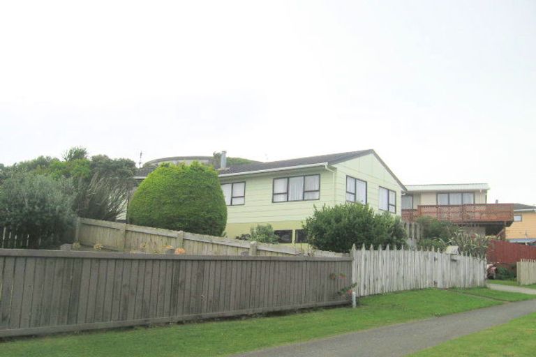 Photo of property in 25 Almora View, Ascot Park, Porirua, 5024