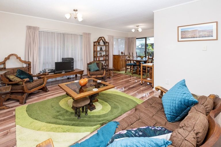 Photo of property in 2/1 Glenside Avenue, Pakuranga, Auckland, 2010
