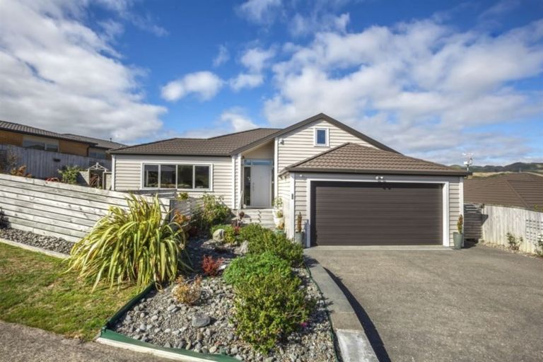 Photo of property in 7 Tasman Close, Aotea, Porirua, 5024