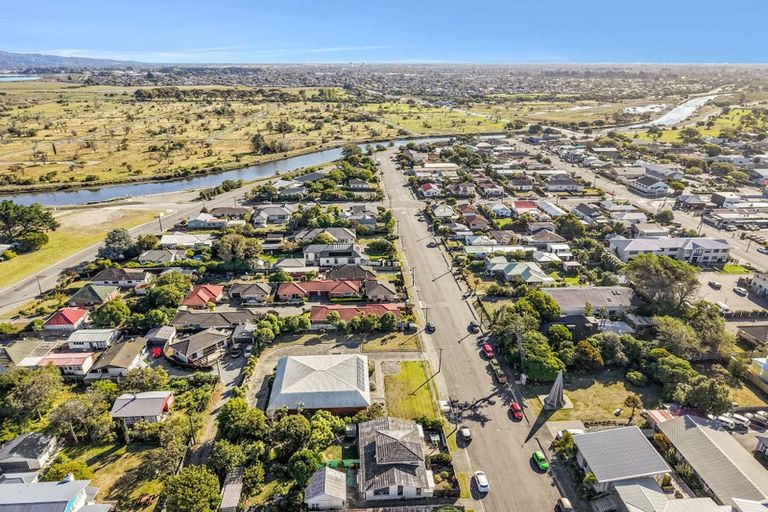 Photo of property in 2/7 Collingwood Street, New Brighton, Christchurch, 8061