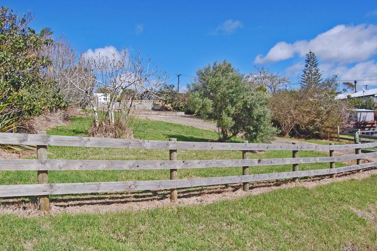 Photo of property in 6 Settlement Road, Kaiwaka, 0573