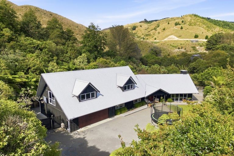 Photo of property in 132 Maui Pomare Road, Nikau Valley, Paraparaumu, 5032