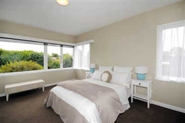 Photo of property in 244 Grahams Road, Bryndwr, Christchurch, 8053