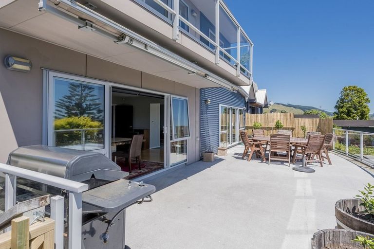 Photo of property in 48 Kotare Street, Waikanae, 5036