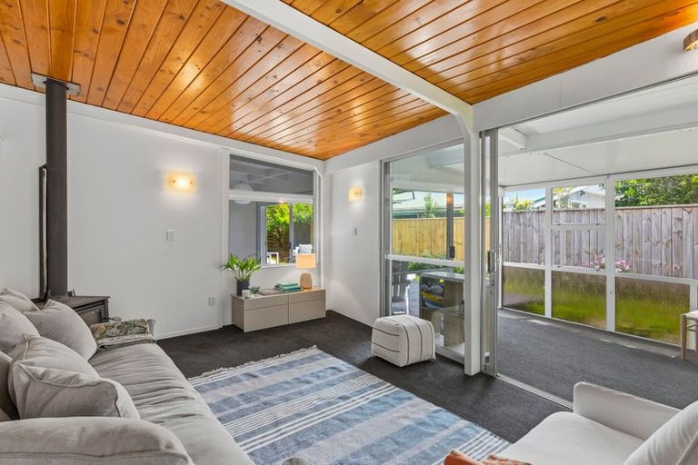 Photo of property in 32 Te Moana Road, Waikanae Beach, Waikanae, 5036