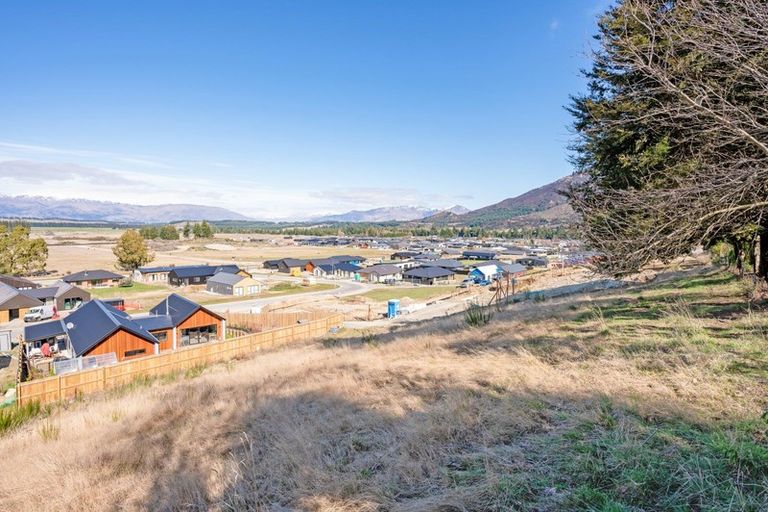 Photo of property in 17 Tomtit Crescent, Lake Hawea, 9382
